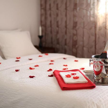 Vila Floarea Etiquette 코스티네스티 외부 사진